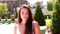 JacquieEtMichelTV - Claire, 22, the shock encounter with Elena, 27!