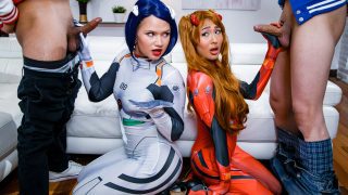 SisSwap – Harley King & Mina Luxx – Cum and Cosplay!