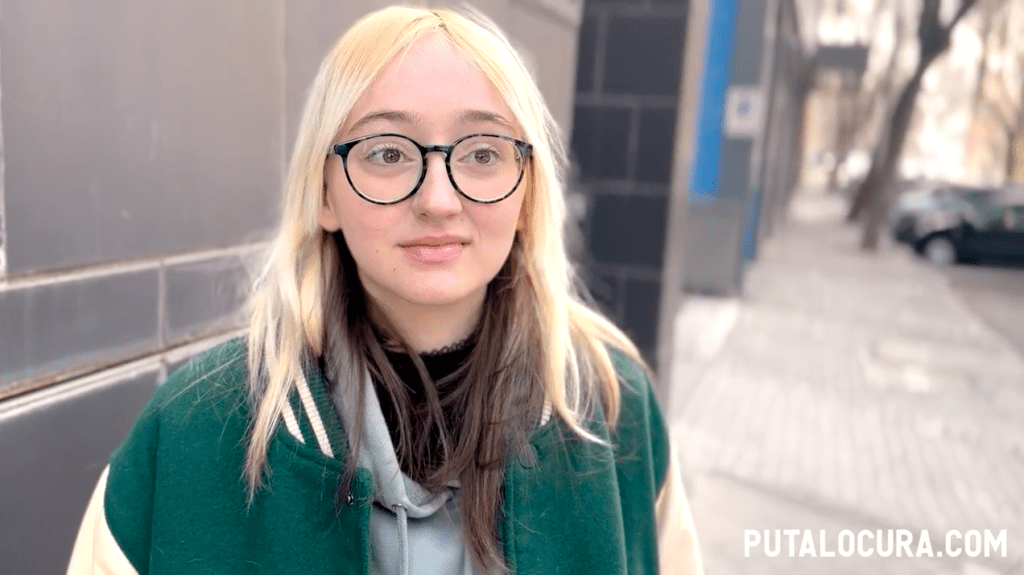 Putalocura - Eme Jota - Caught Geek Blonde