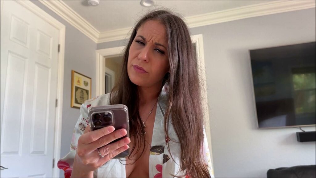 [MomComesFirst] Amiee Cambridge - The Secret Pictures