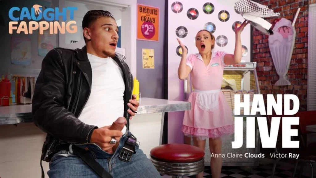 [CaughtFapping] Anna Claire Clouds Hand Jive