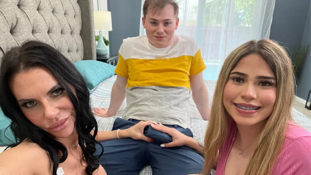 [FillUpMyMom] Raeley Love & Piper Press - Taking Care Of Stepmom With A Threesome