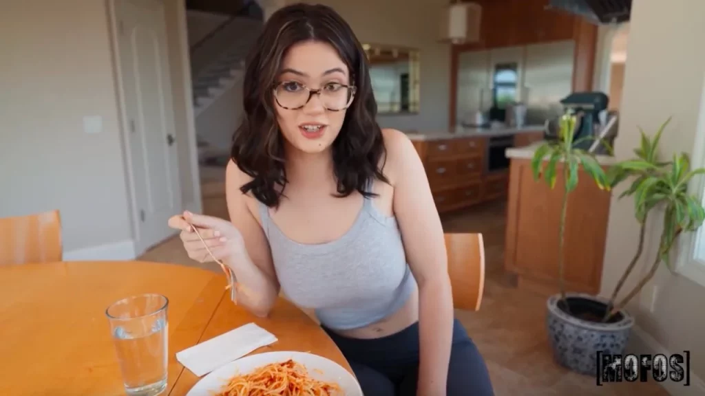 [IKnowThatGirl] Ellie Nova - Sexy Spaghetti Dinner