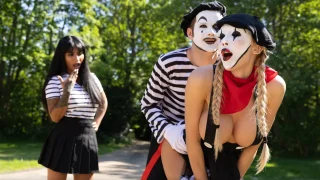 [HornyHostel] Yasmina Khan & Frances Bentley – Sexy Street Mimes
