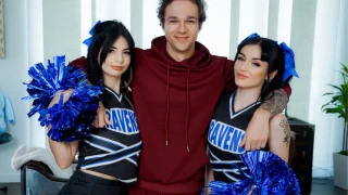 [StepSiblings] Rosalyn Sphinx & Asteria Jade – What Cheerleaders Do Best