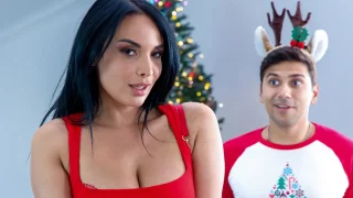 [MomWantsToBreed] Anissa Kate – Cumming Down My Stepmoms Chimney On Christmas