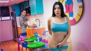 [OyeMami] Lina Henao – “Que Rico!” Making My Dad’s New Wife Squirt All Over Me