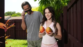 [MyWifesHotFriend] Hot Babe Isla Wild has some fun with her friends husband